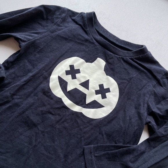 Whistle Flute Glow in Dark Pumpkin Halloween Tee - Picture 2 of 5